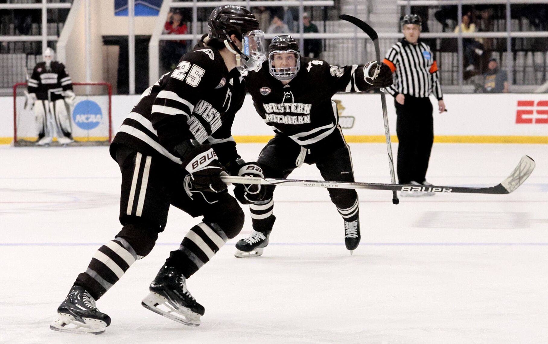 #4 Michigan State beats Western Michigan 5-4 in overtime